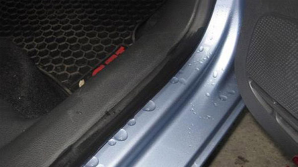 無錫粘膠加工廠家從哪些方面去排查車門漏水？