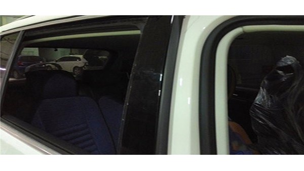 汽車密封條開膠漏水，樂泰401瞬干膠水來幫忙！